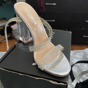 Fashion novas “The rhinestone glass slipper”